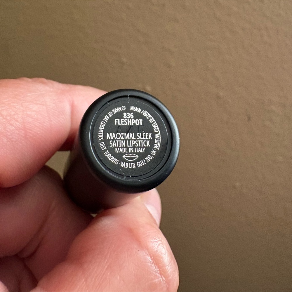 MAC Cosmetics Satin Lipstick - Sleek Satin in Peach 🍑 836 FLESHPOT Brand New - Picture 7 of 15